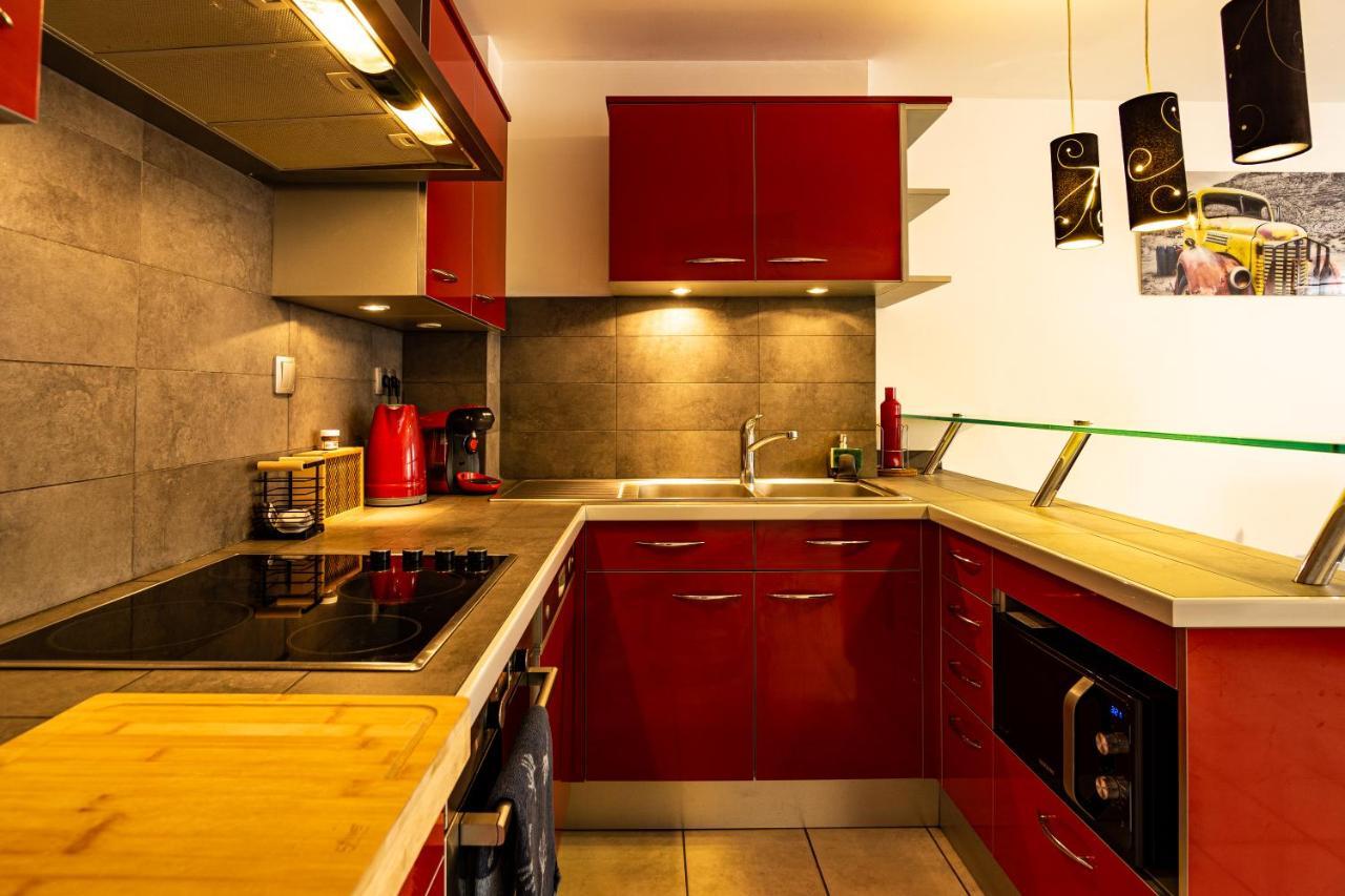 15 Rhone Beau T2 Avec Parking Gratuit Apartment Annecy Luaran gambar